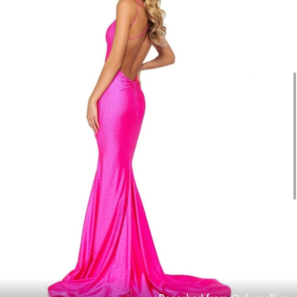 SHERRI HILL PINK DRESS NEVER WORN